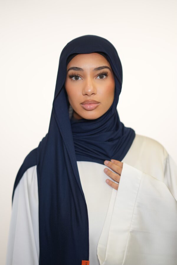 Kimava Jersey Stoff – Klassisches Navy Blau für vielseitige Outfits - Image 5
